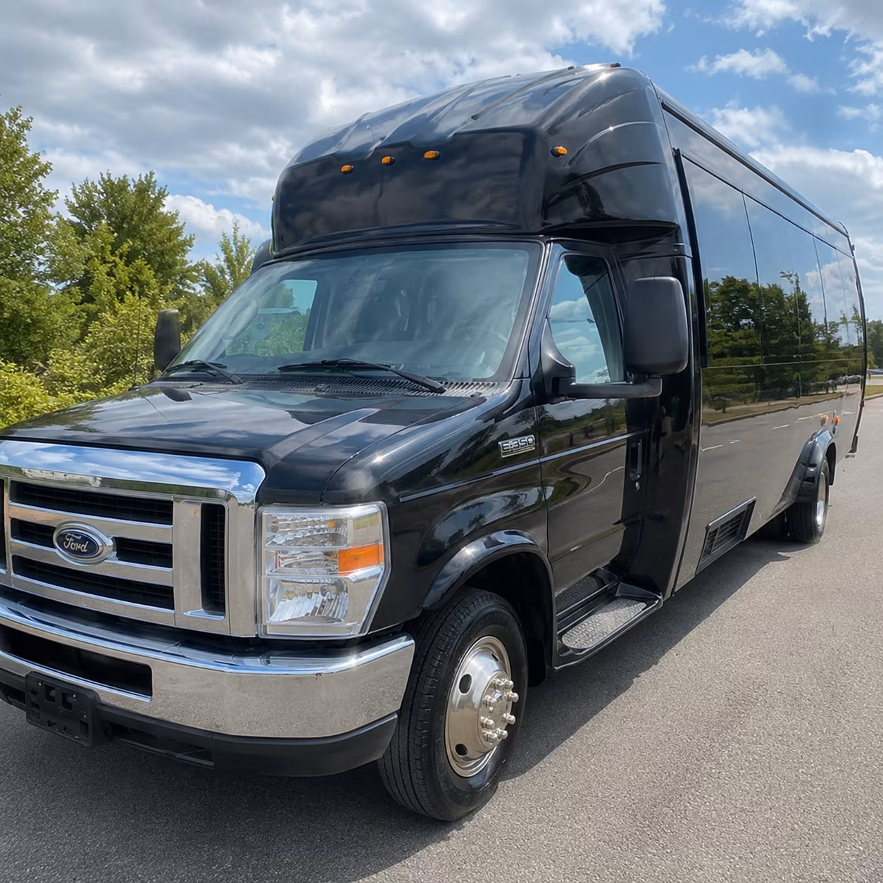 bus rentals to minnesota wine and food festivals from plymouth