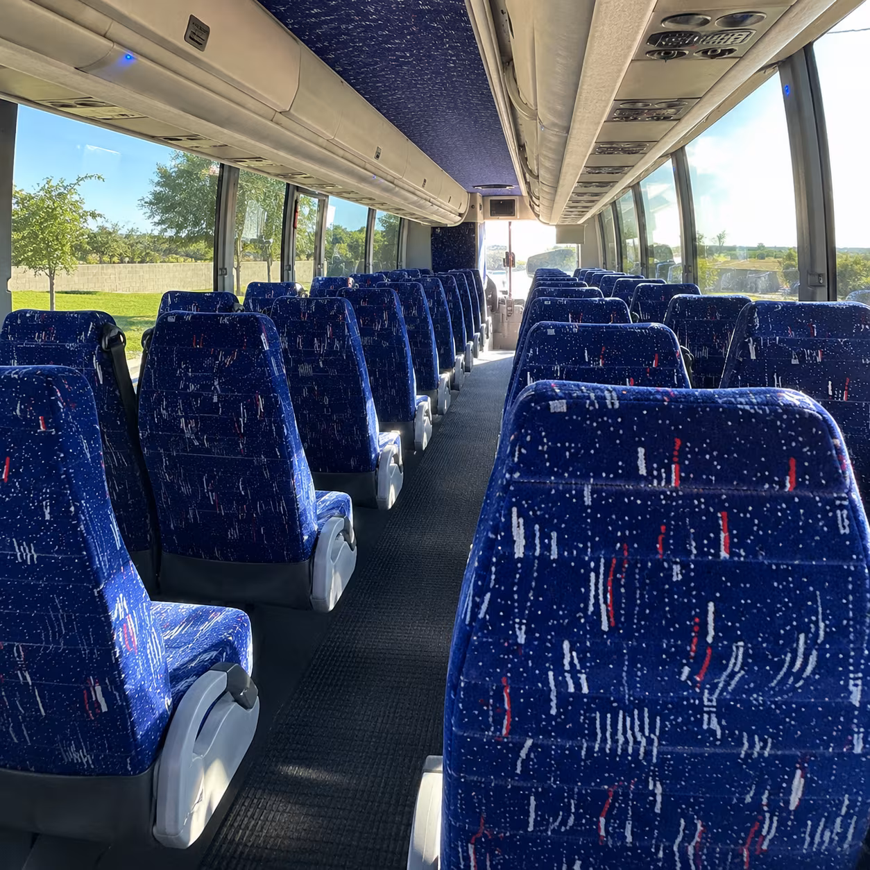hotel shuttle buses between plymouth and msp
