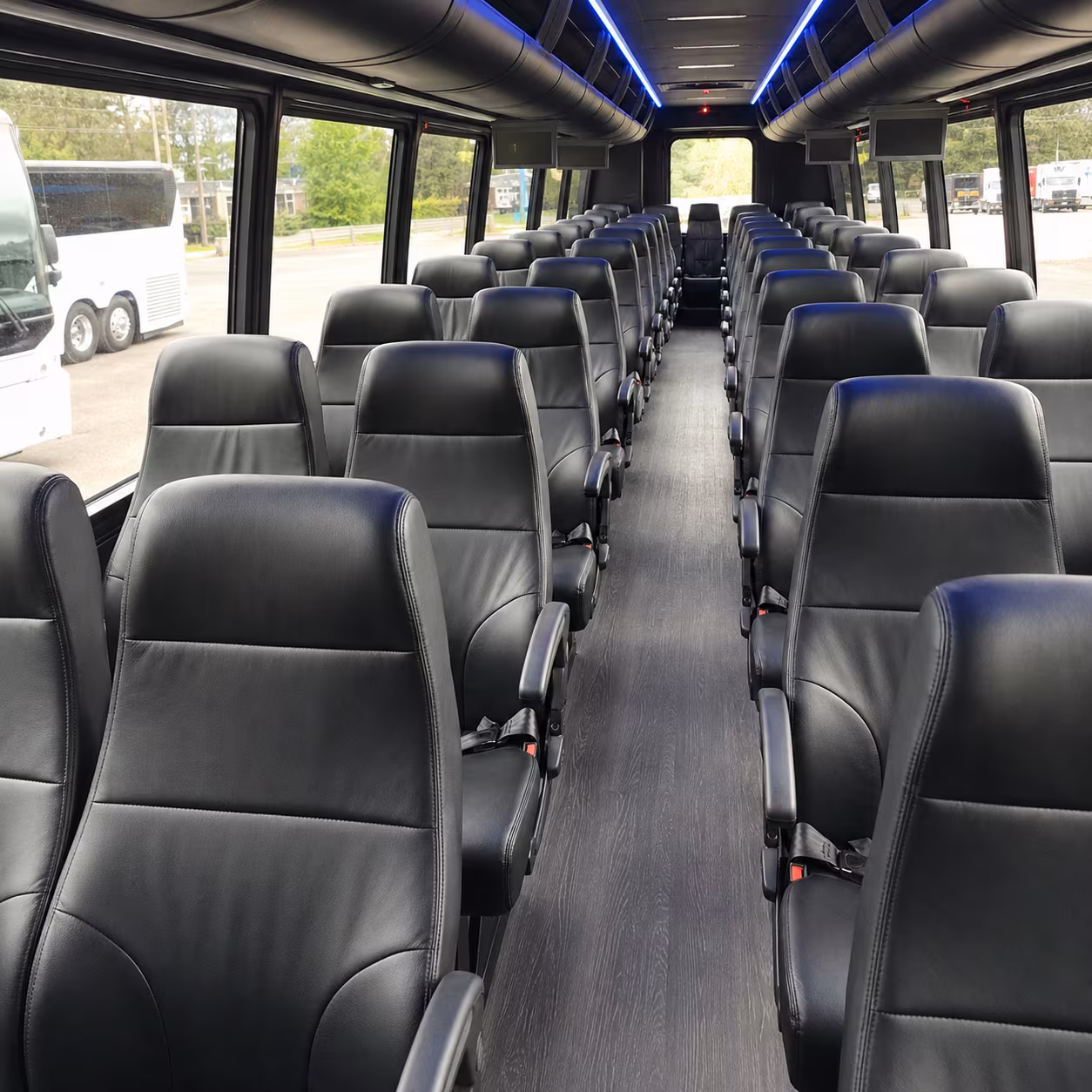 minibuses and charter buses for outdoor amphitheater shows near plymouth