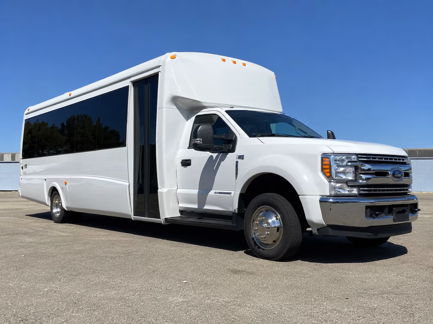 minibuses and fan buses for university of minnesota gophers games